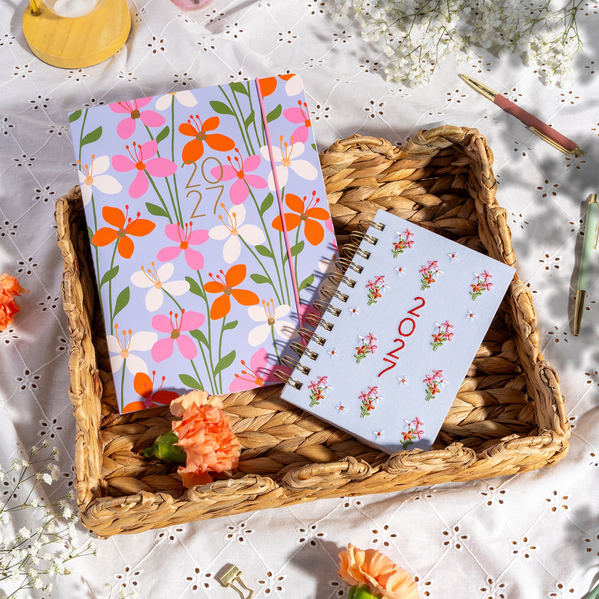 2027 Secret Garden English-Spanish Bilingual Just Right Monthly Planner